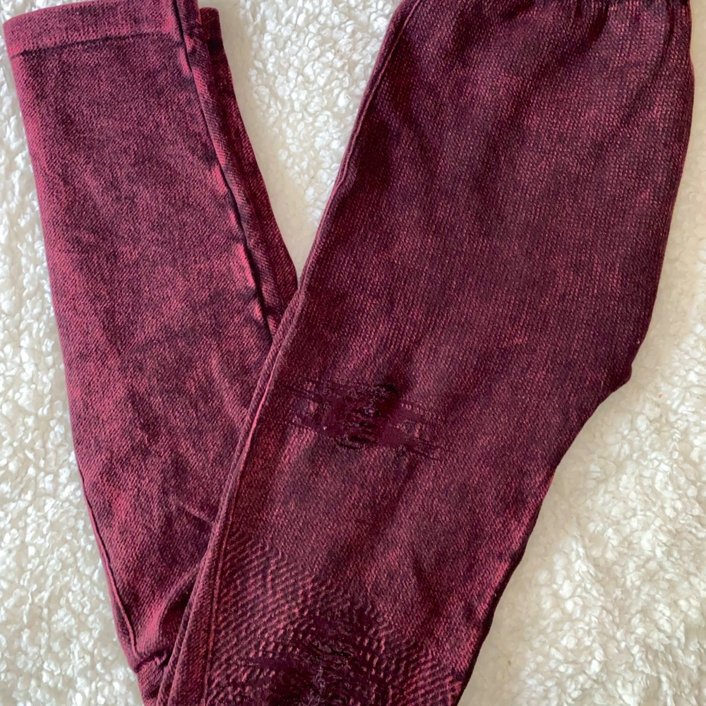 O/S Nikibiki distressed maroon leggings